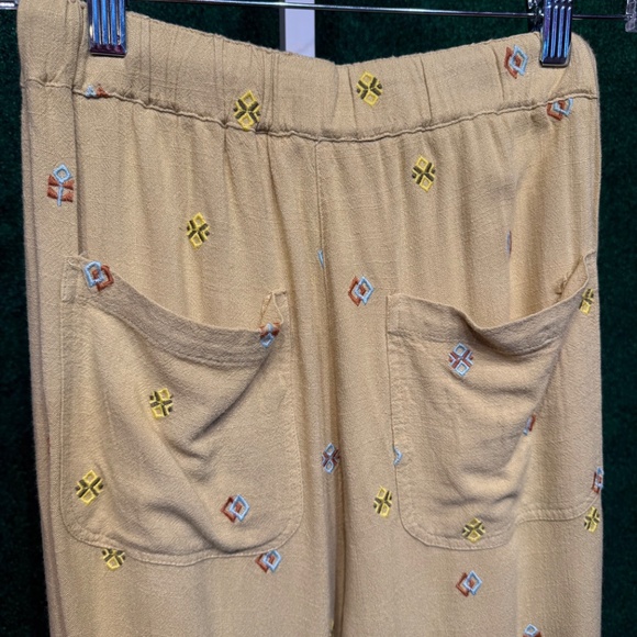 139 NWT Easel Green Straight Leg Embroidered Linen pant - Picture 11 of 11